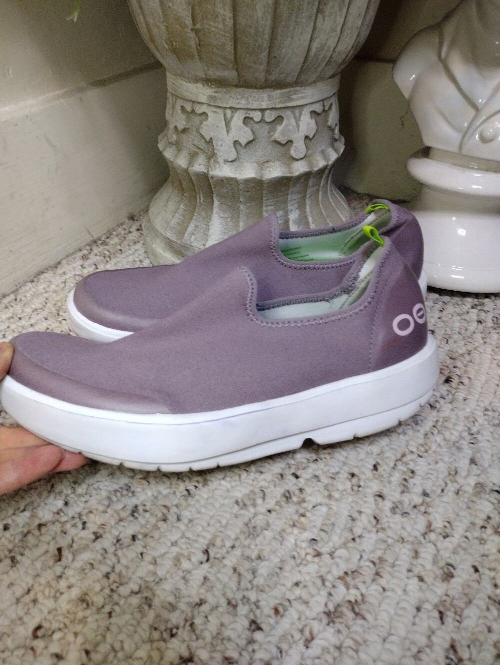 OOfos Women's OOmg eeZee Low Shoe In Purple/Mauve Colorway - Picture 3 of 11